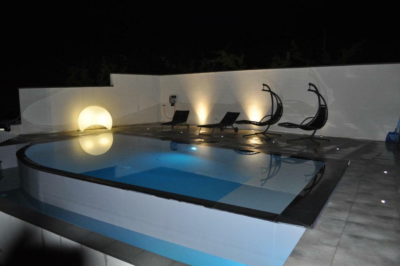 Casa Pura Vida Bed & Breakfast Albon Ngoại thất bức ảnh